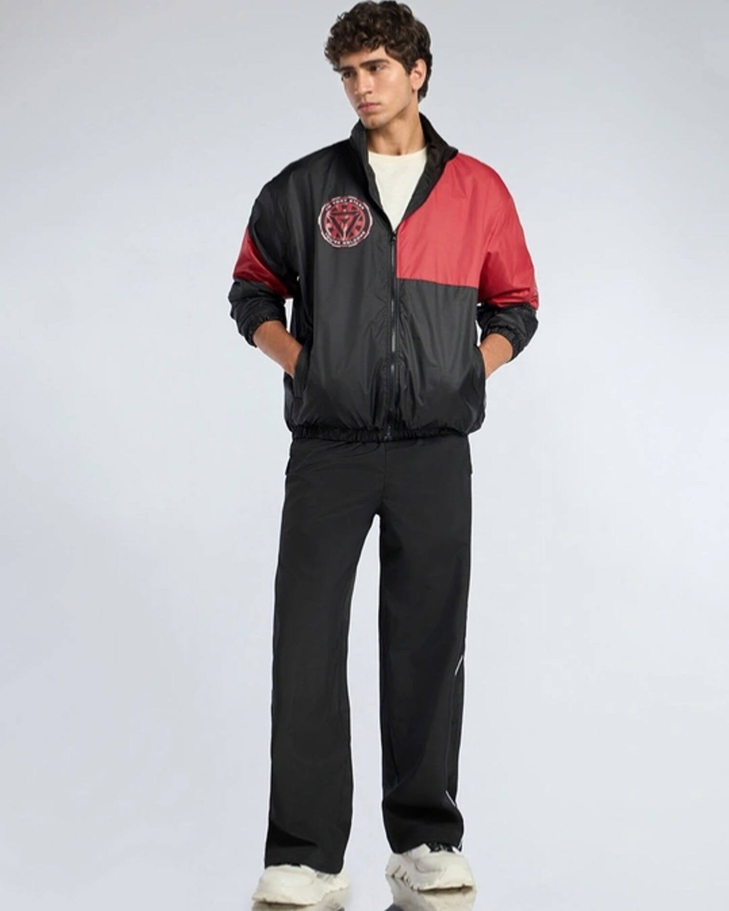 Colour: BLACK 01-RED 13